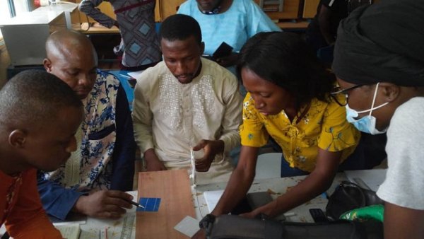 Atelier de conception et de fabrication de modules solaires photovolta&iuml;ques ( EREEN)