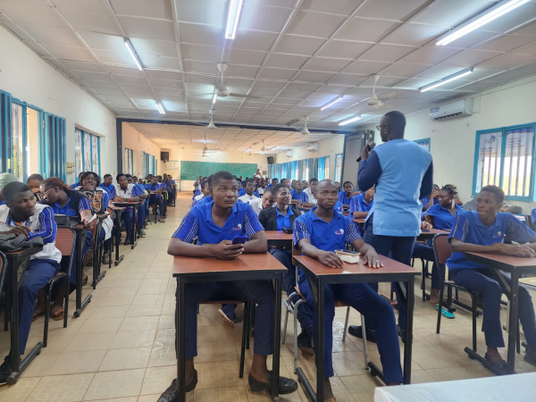 CONFERENCE CENTRE DE LANGUE